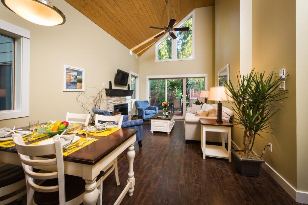 Oceanside Village Resort Parksville Luaran gambar